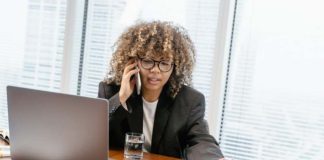 Banque en ligne sans revenu minimum : Comment la choisir ?