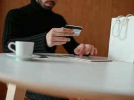 Pourquoi opter pour une banque en ligne ?