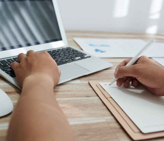 Coffre-fort électronique pour bulletins de paie : avantages et mise en place