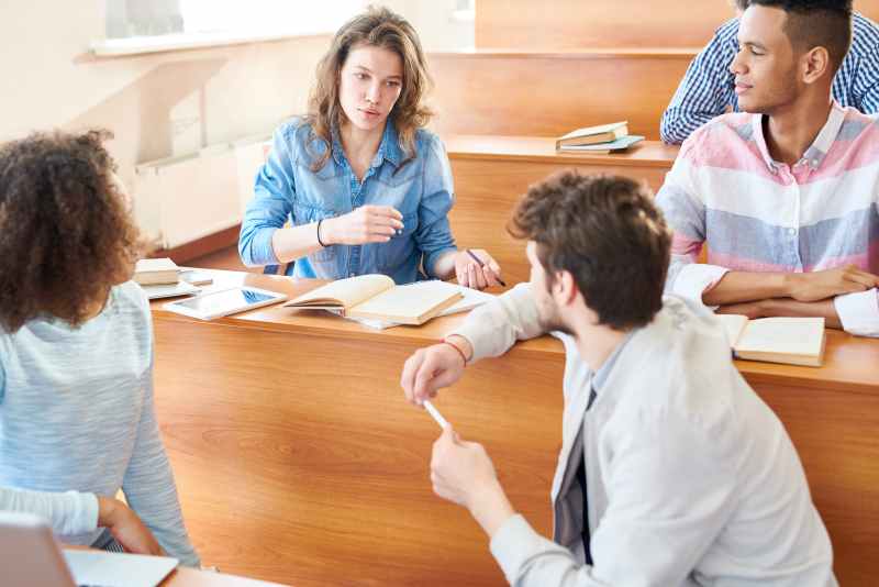 Formation juridique et développement de solides compétences analytiques CDR Business Formation juridique et développement de solides compétences analytiques CDR Business